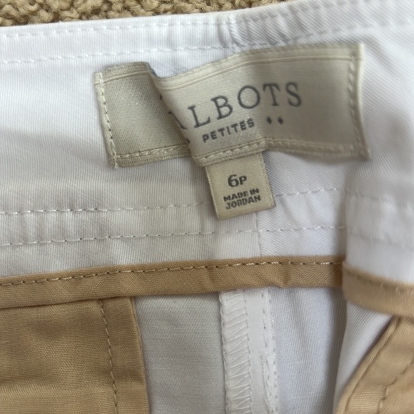 New! Talbots outlet 6P white cotton Capri. - Picture 2 of 9